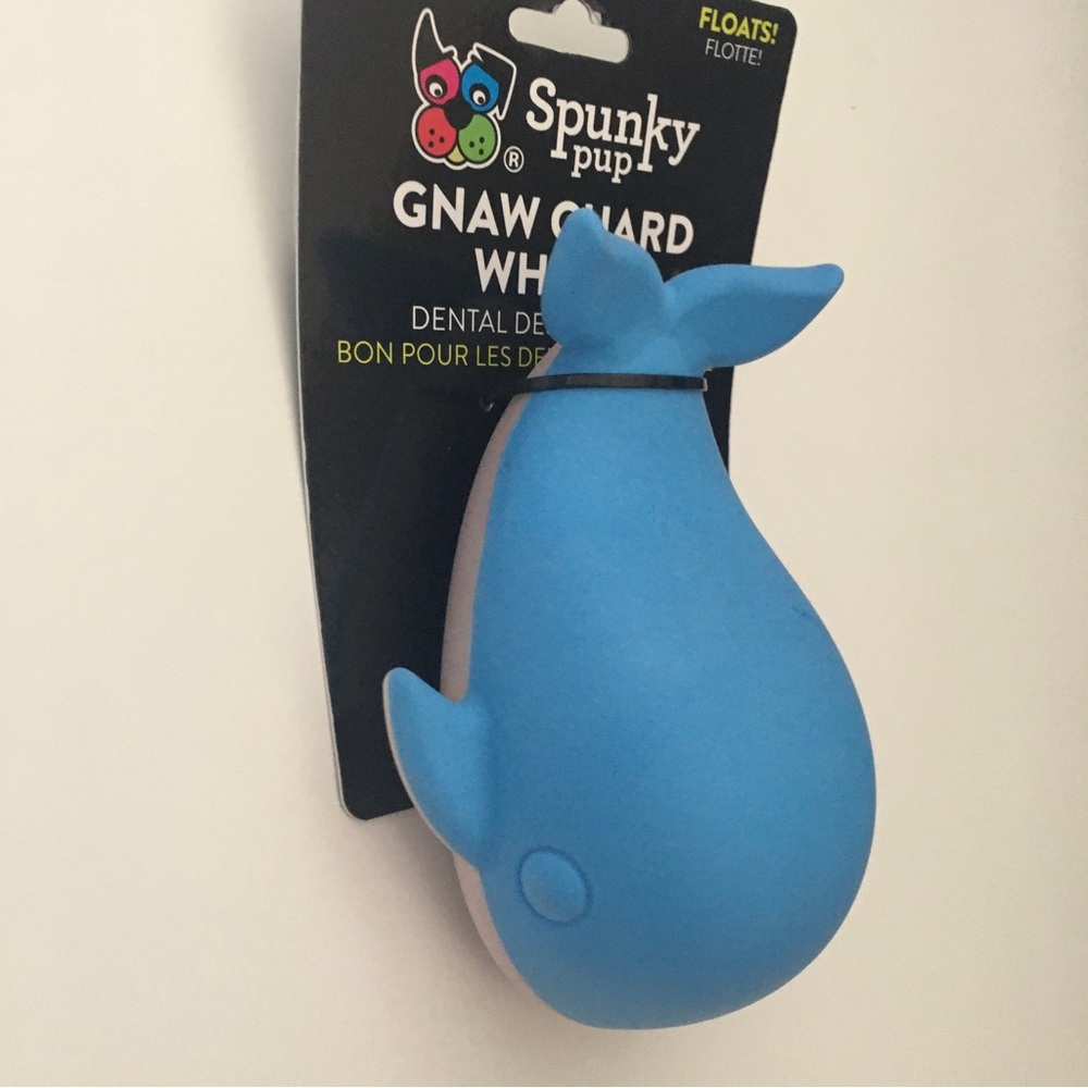 Gnaw Guard Dog Toy Blue Whale Squeaks Floats Dental Design Safe NEW Spunky Pup